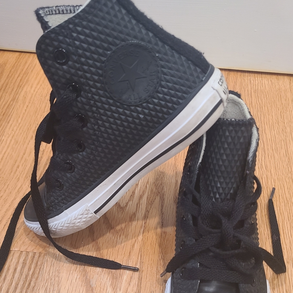 Kids converse